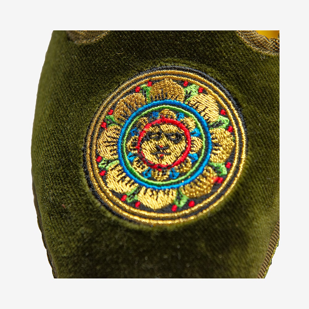 ISSIMO x Allagiulia Green Velvet Loafers with Embroidery