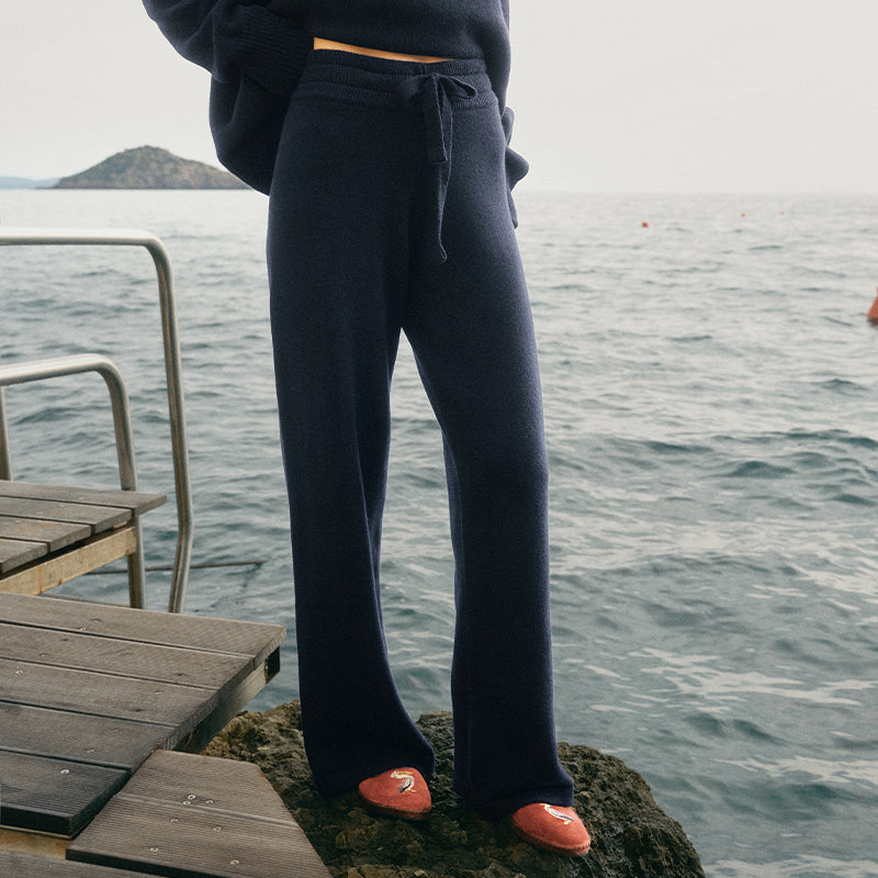 ISSIMO Cashmere Blue Navy Sweatpants