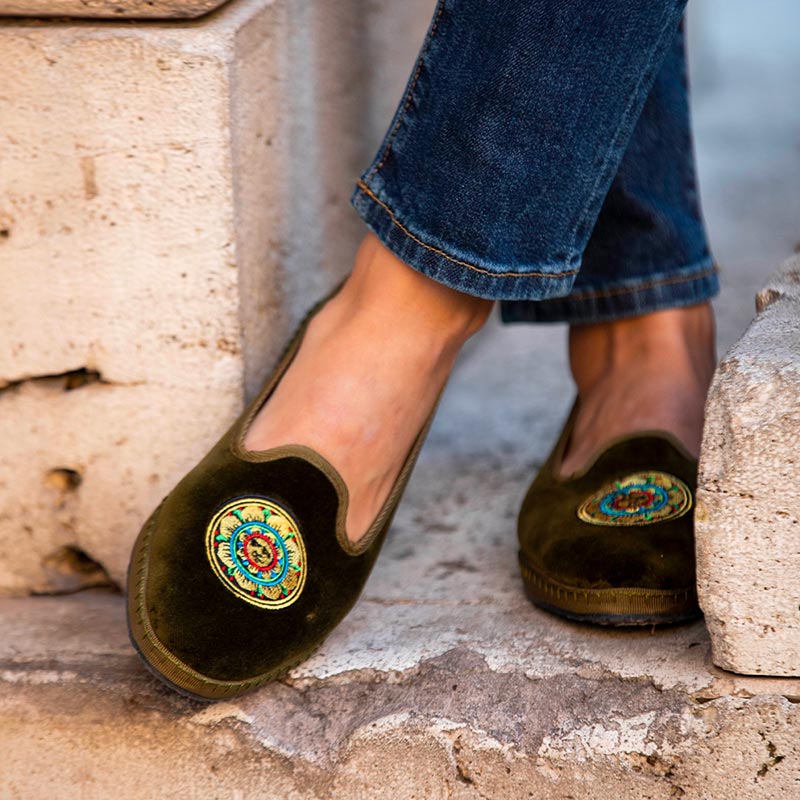 ISSIMO x Allagiulia Green Velvet Loafers with Embroidery