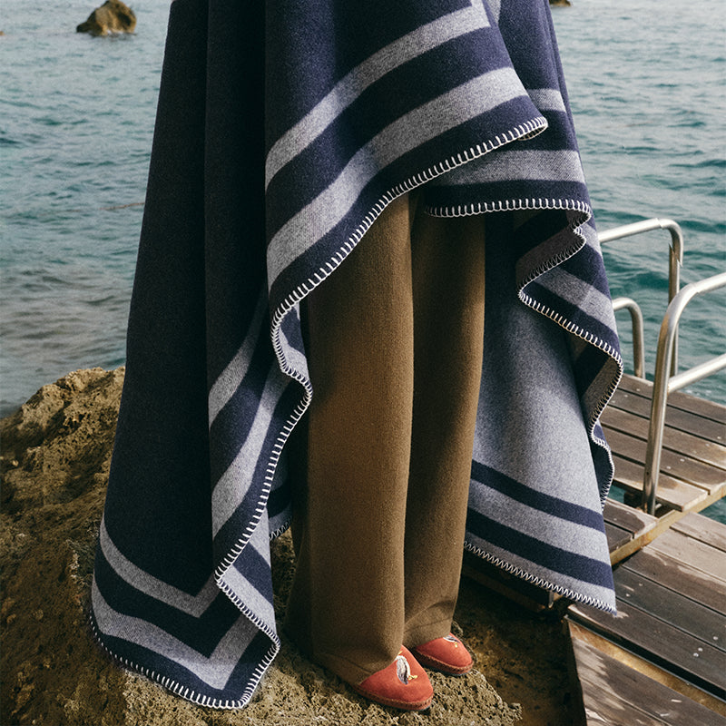 ISSIMO Il Pellicano Cashmere Blanket