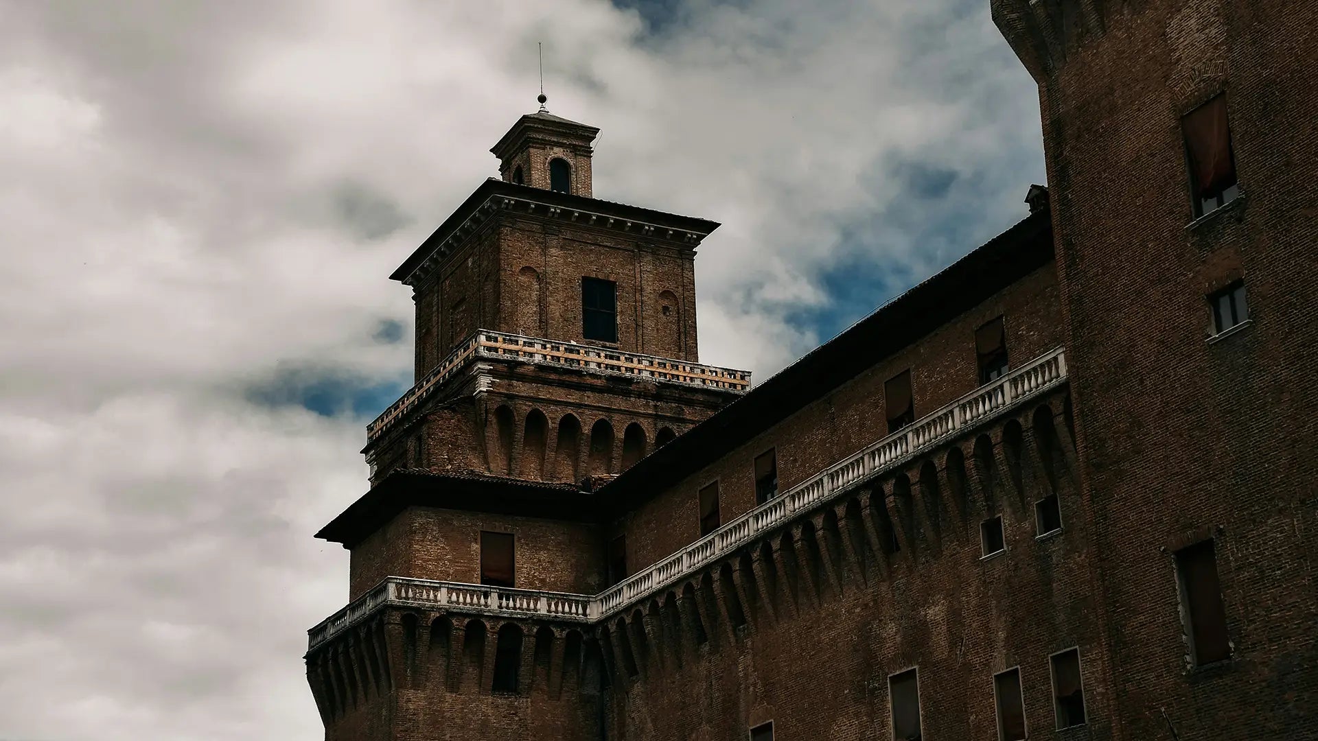 Emilia through the lens of architecture