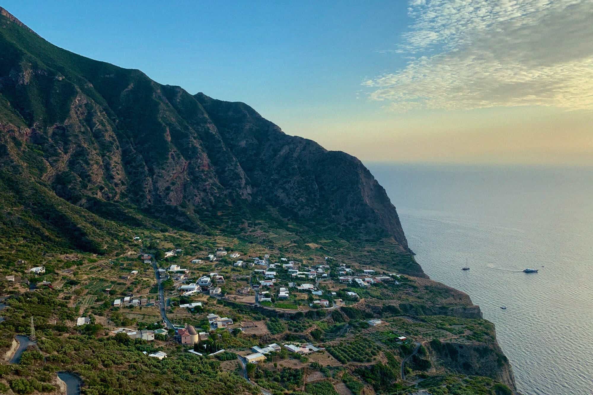 Walking the Aeolian Islands by Rudston Steward
