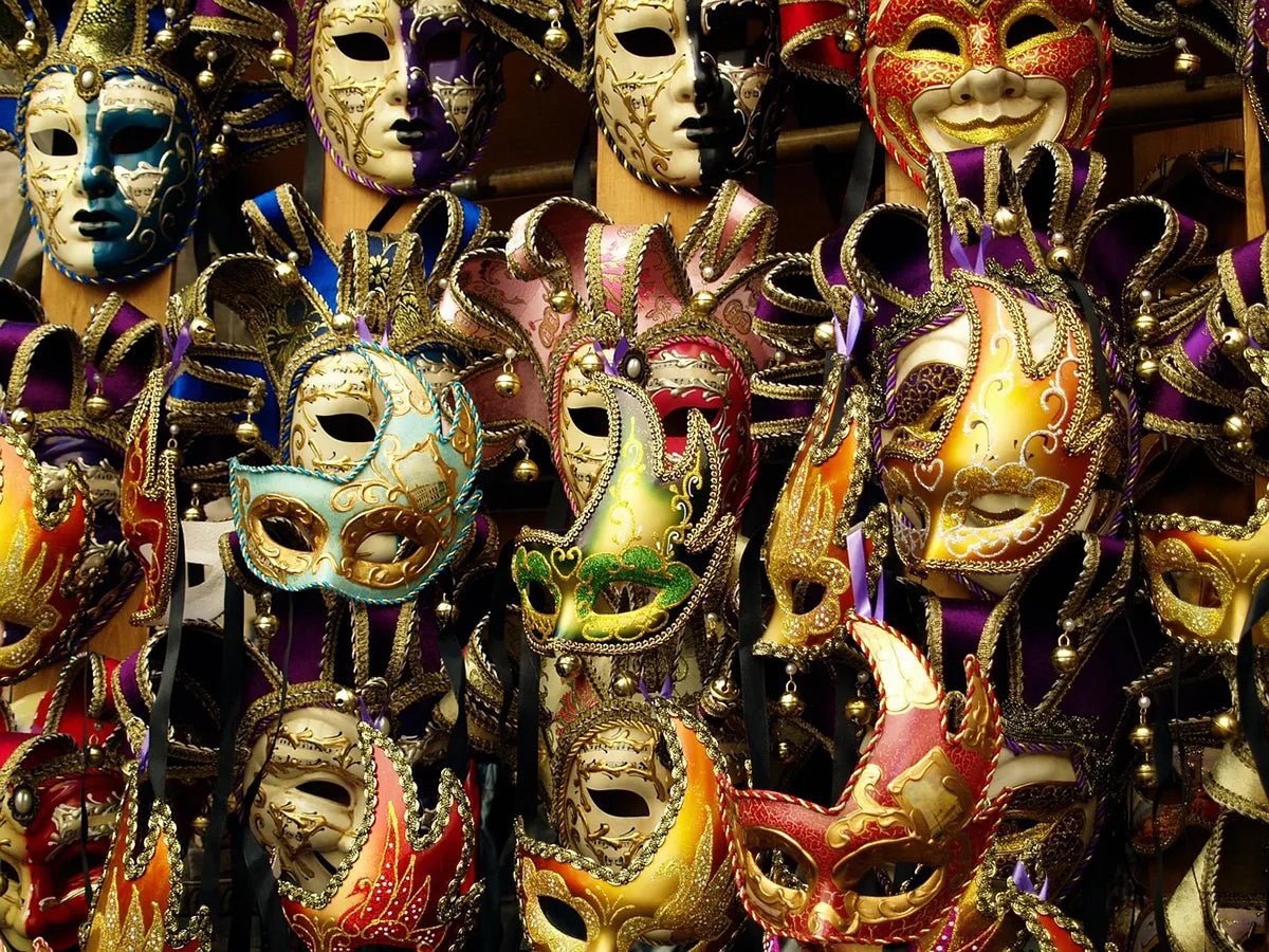 The Masked Tour of Italy