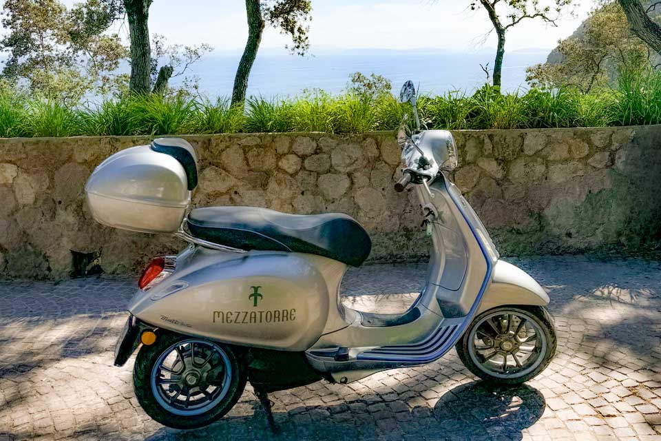 ISSIMO’s Travel Guide to Riding A Vespa Around Ischia