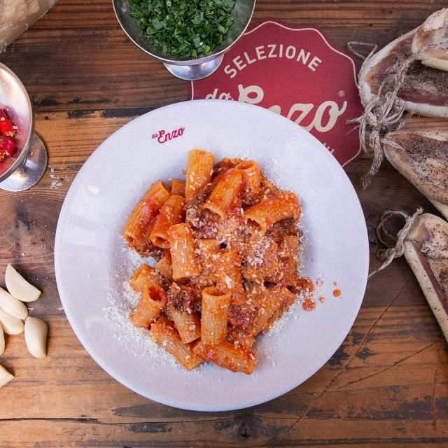 We're not only sending you every Amatriciana ingredient you need, this box set from @daenzoal29 comes with Chef Roberto Di Felice’s personal recipe! Bring some buonISSIMO to your tavolo.
