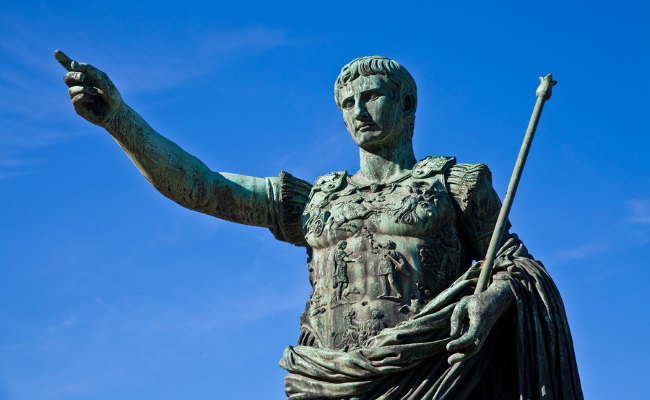 Bronze statue of Empero Caesar Augustuson Via dei Fori Imperiali, Rome Italy