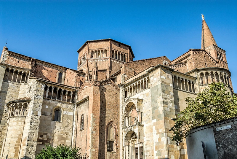 Madline Lu's guide to Emilia Romagna, Italy. Piacenza's Cathedral