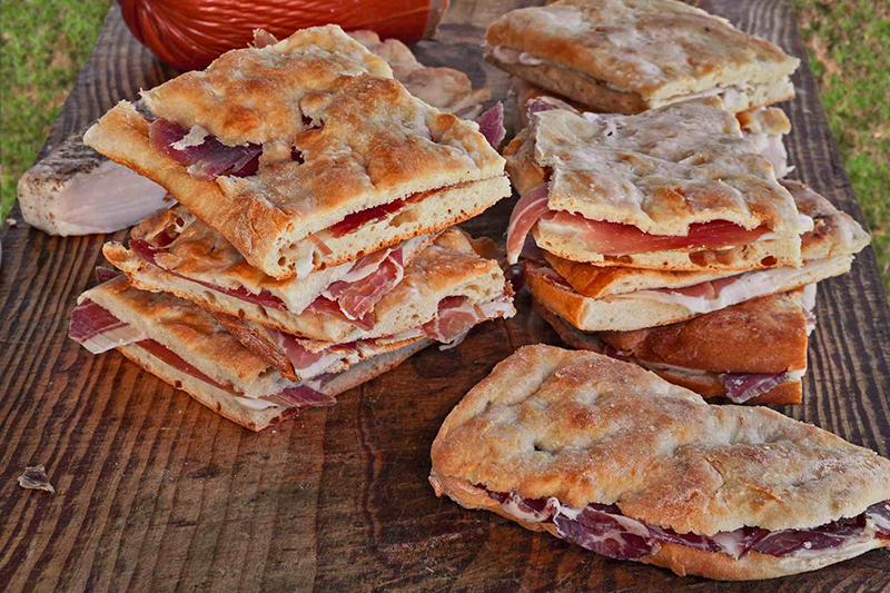 ISSIMO Best regional carbs in Tuscany. Schiacciata Toscana.