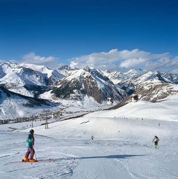 La settimana bianca, White Week in italy. Where to go skiing Livigno, Mottolino Italian Alps.