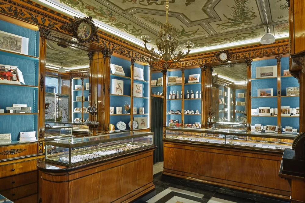 Enter the sweet and sugary world of Romanengo 1870, Genova. Italy's oldest pasticceria